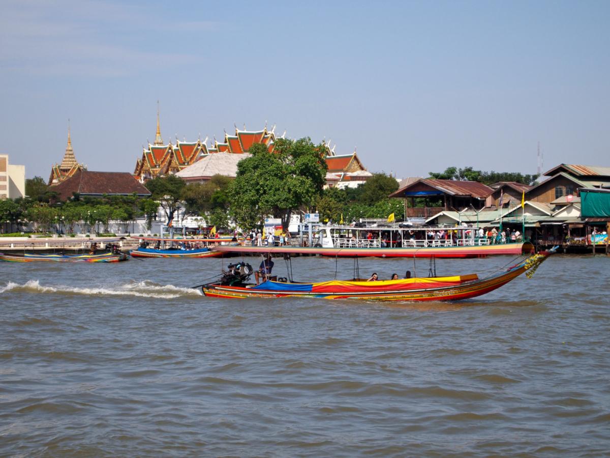 Bangkok Canal by Long Tail Boat  (half day)